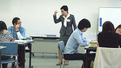 講師は太津子さん（起業プログラム作成）