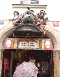 カレル通りの「王の道マリオネット劇場」